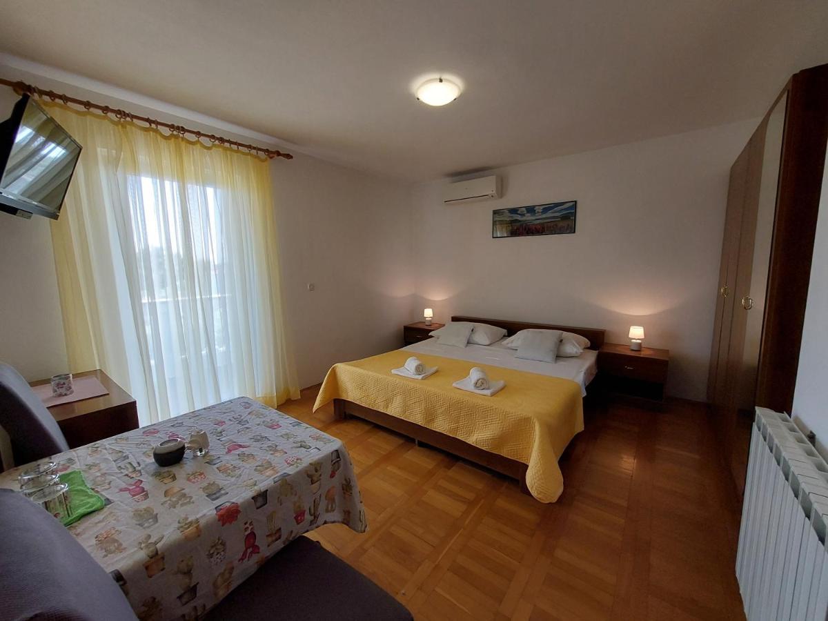 Apartmani Rahela Vodice Exterior foto
